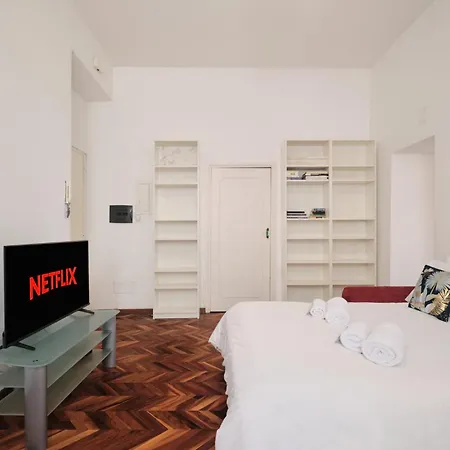 5 Minutes From The Colosseo - Free Wi-fi & Netflix Roma