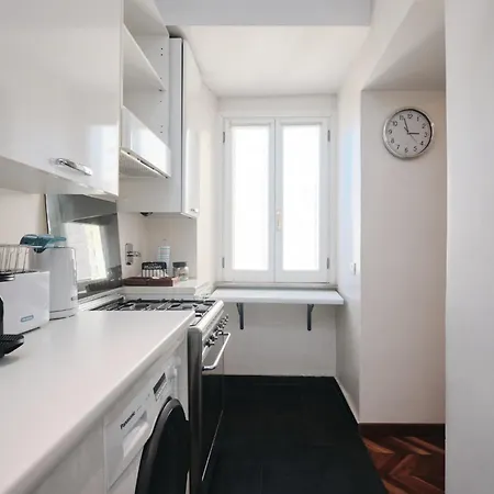 5 Minutes From The Colosseo - Free Wi-fi & Netflix * Roma