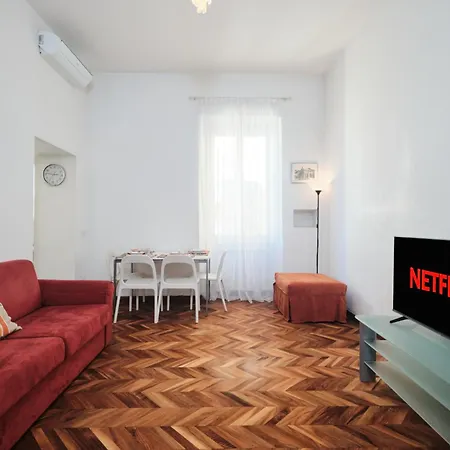 5 Minutes From The Colosseo - Free Wi-fi & Netflix *